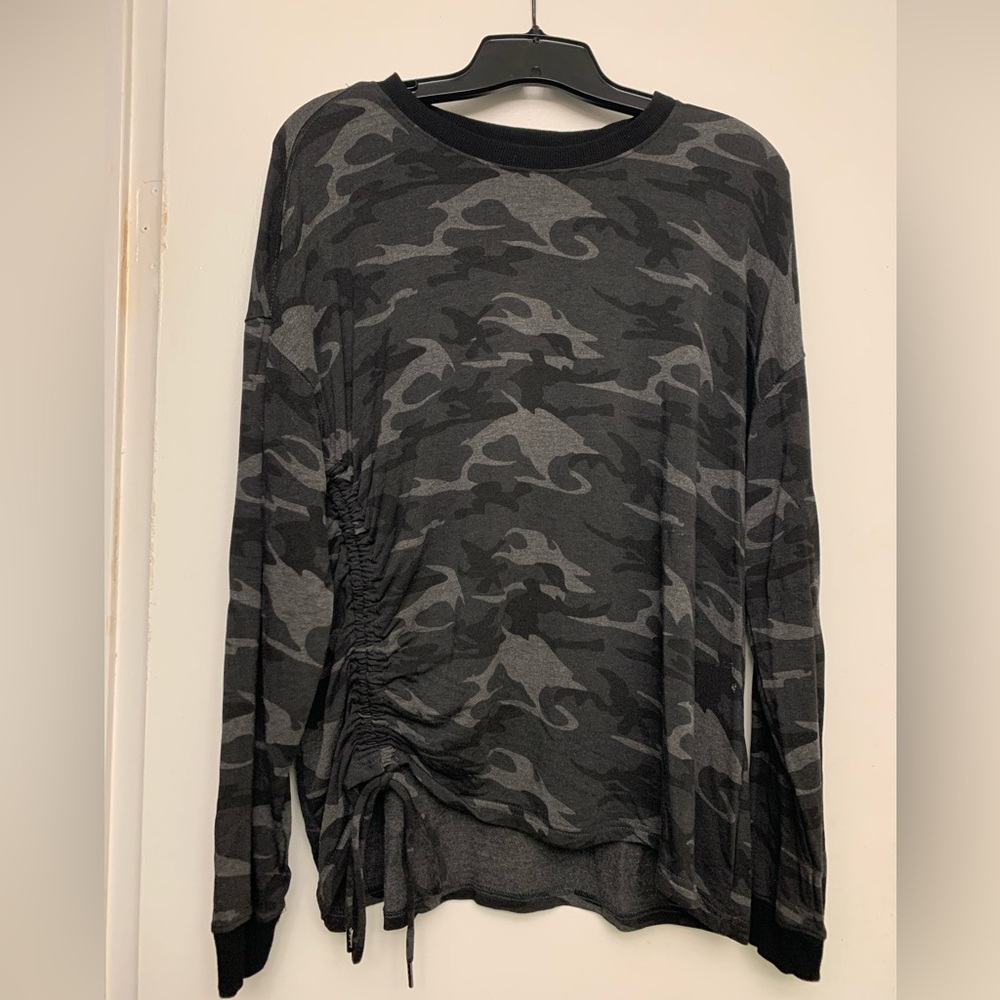 RENUAR Gray Camo Long Sleeve Top rushing with cute tie on the side. Crew, comfy🌺